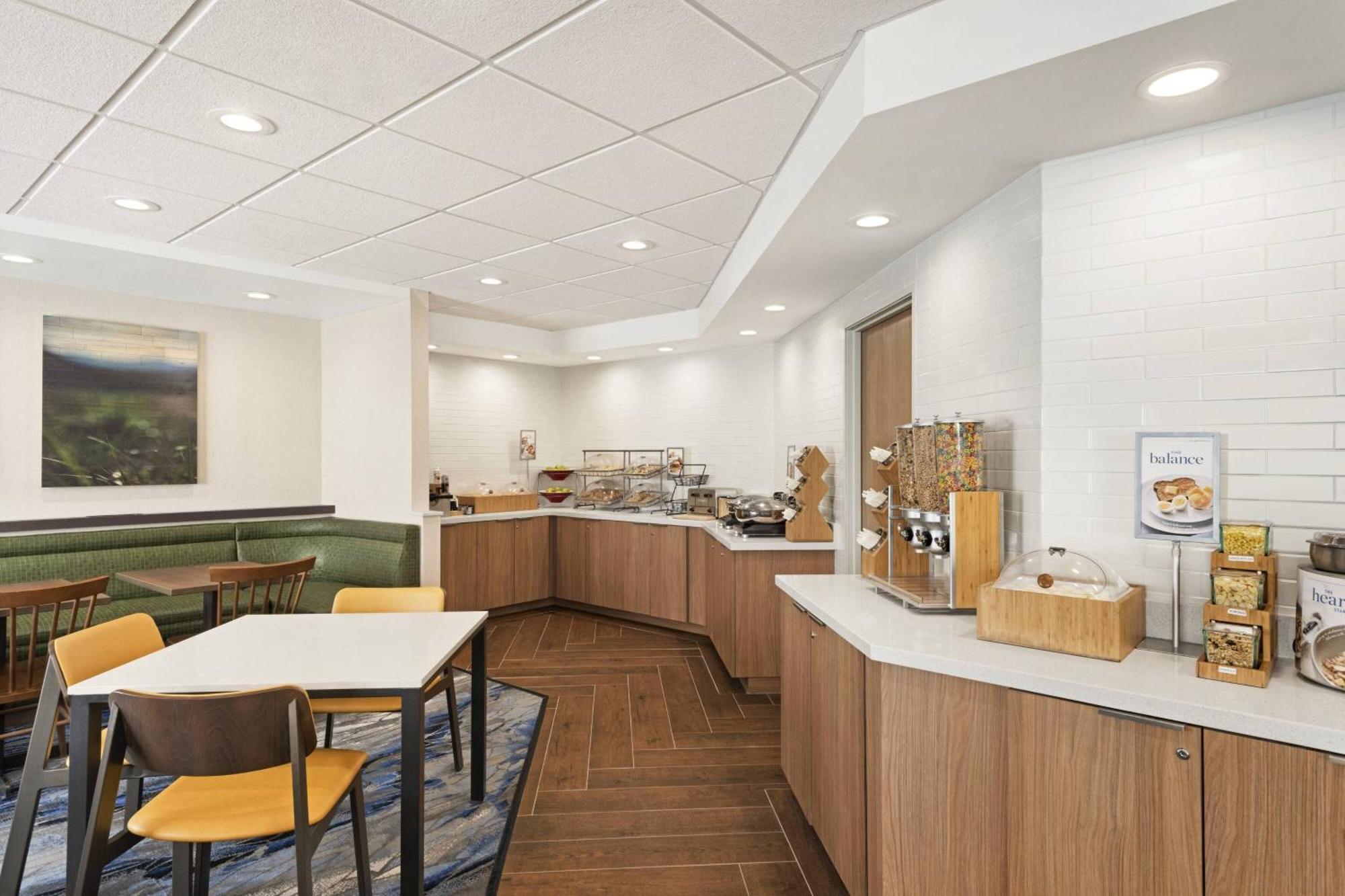 Fairfield Inn By Marriott Warren Niles Bagian luar foto