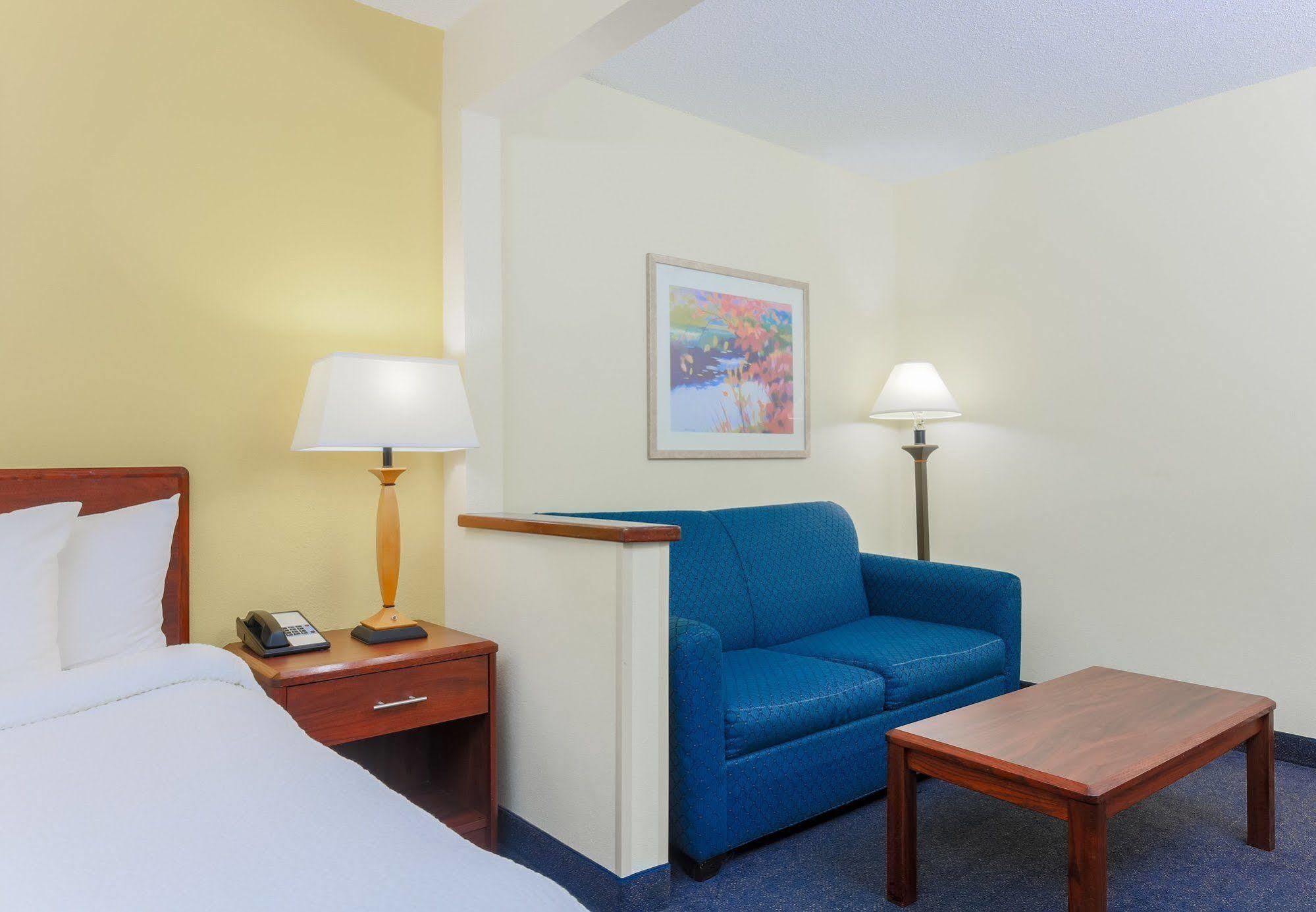 Fairfield Inn By Marriott Warren Niles Bagian luar foto